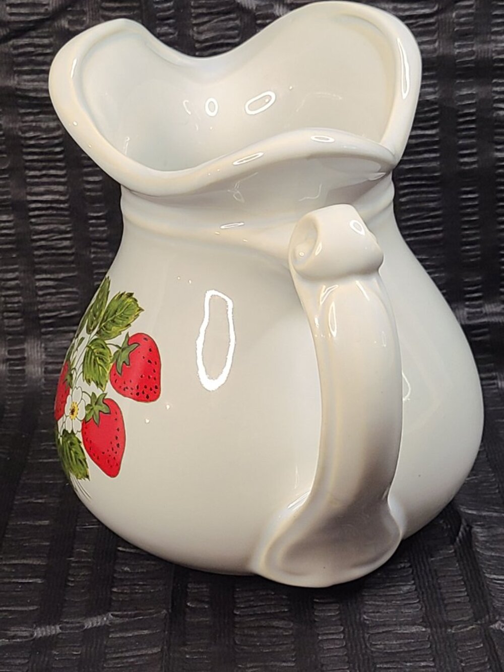 McCoy Vintage Ceramic Pottery Strawberry White Pitcher 7515 7.5"H - Picture 7 of 11